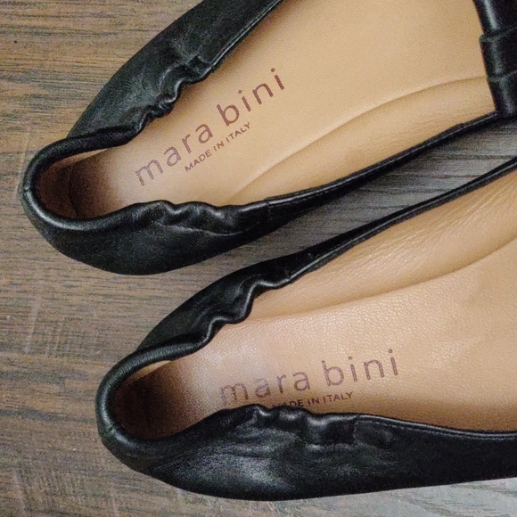 Mara Bini Black Leather Fringed Flap Loafers - Picture 5 of 7
